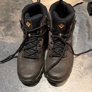 Columbia Men's Dark Brown Outdoor Boots